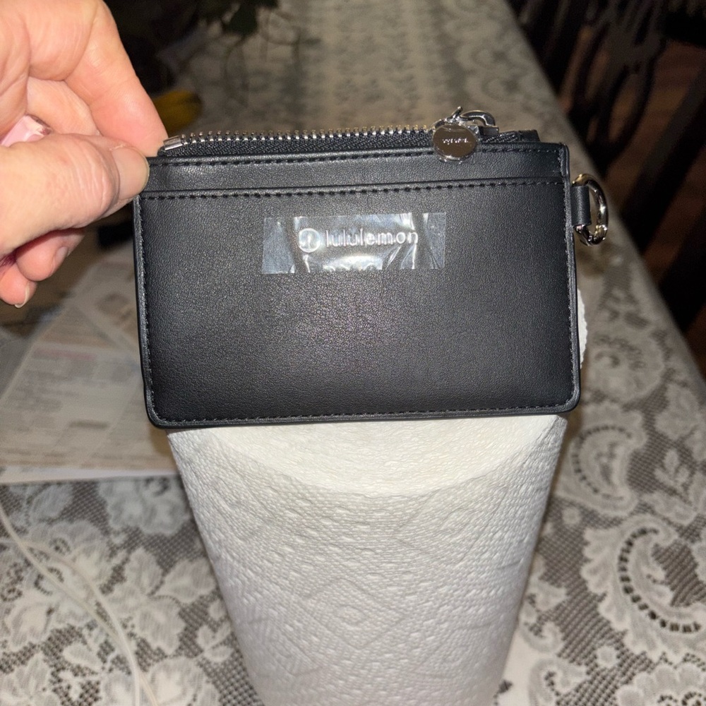 Lululemon Black Leather Alternative Card Case in black with silver hardware - Picture 6 of 9